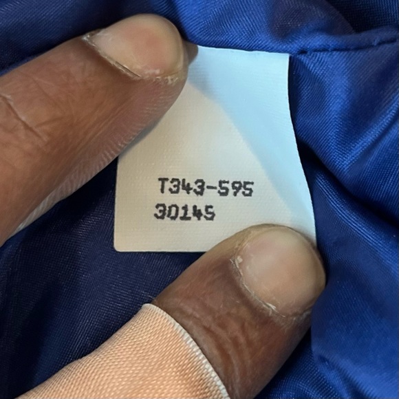 Pendleton Classic Jacket | Women’s Outer Wear | Timeless Elegance - Picture 3 of 6